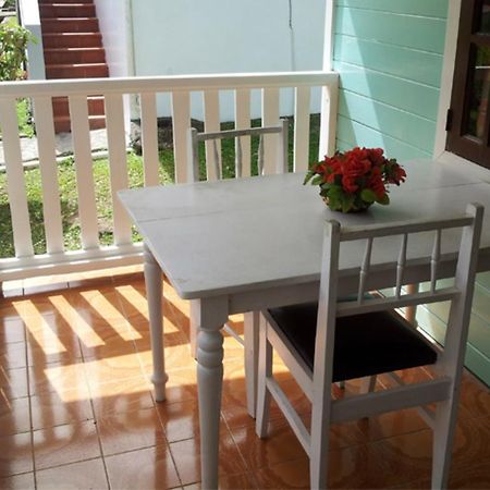 Chez Ophelia Cottage Apartments Розо Стая снимка