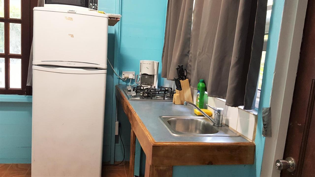 Chez Ophelia Cottage Apartments Розо Екстериор снимка